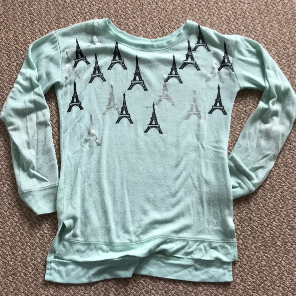 This is a long sleeve soft shirt